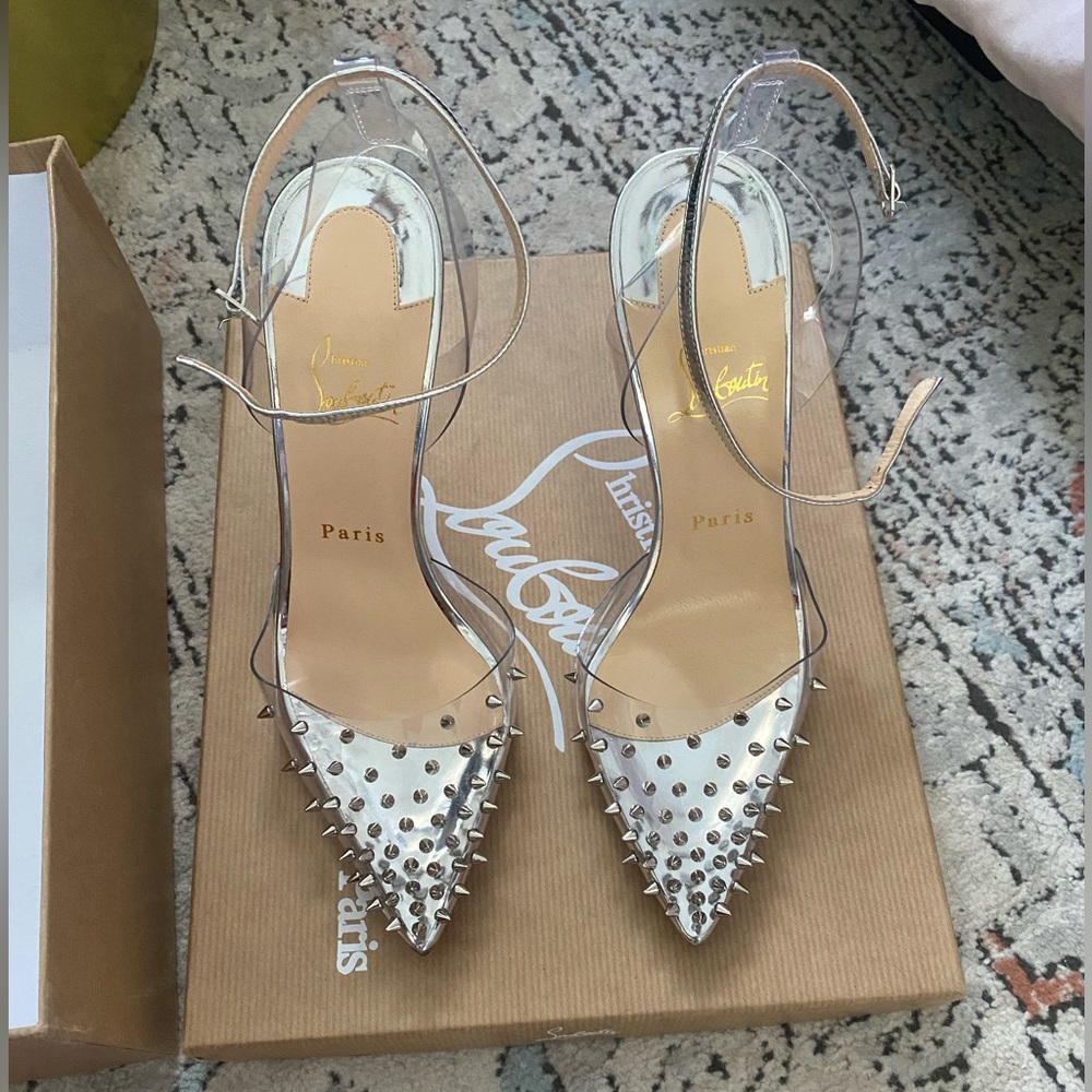 NEW CHRISTIAN LOUBOUTIN Spikoo Pointed Toe Ankle Strap Pump
